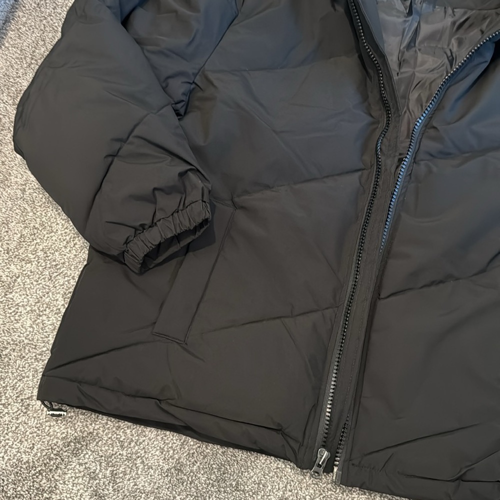 Black men’s puffer jacket - Picture 3 of 6